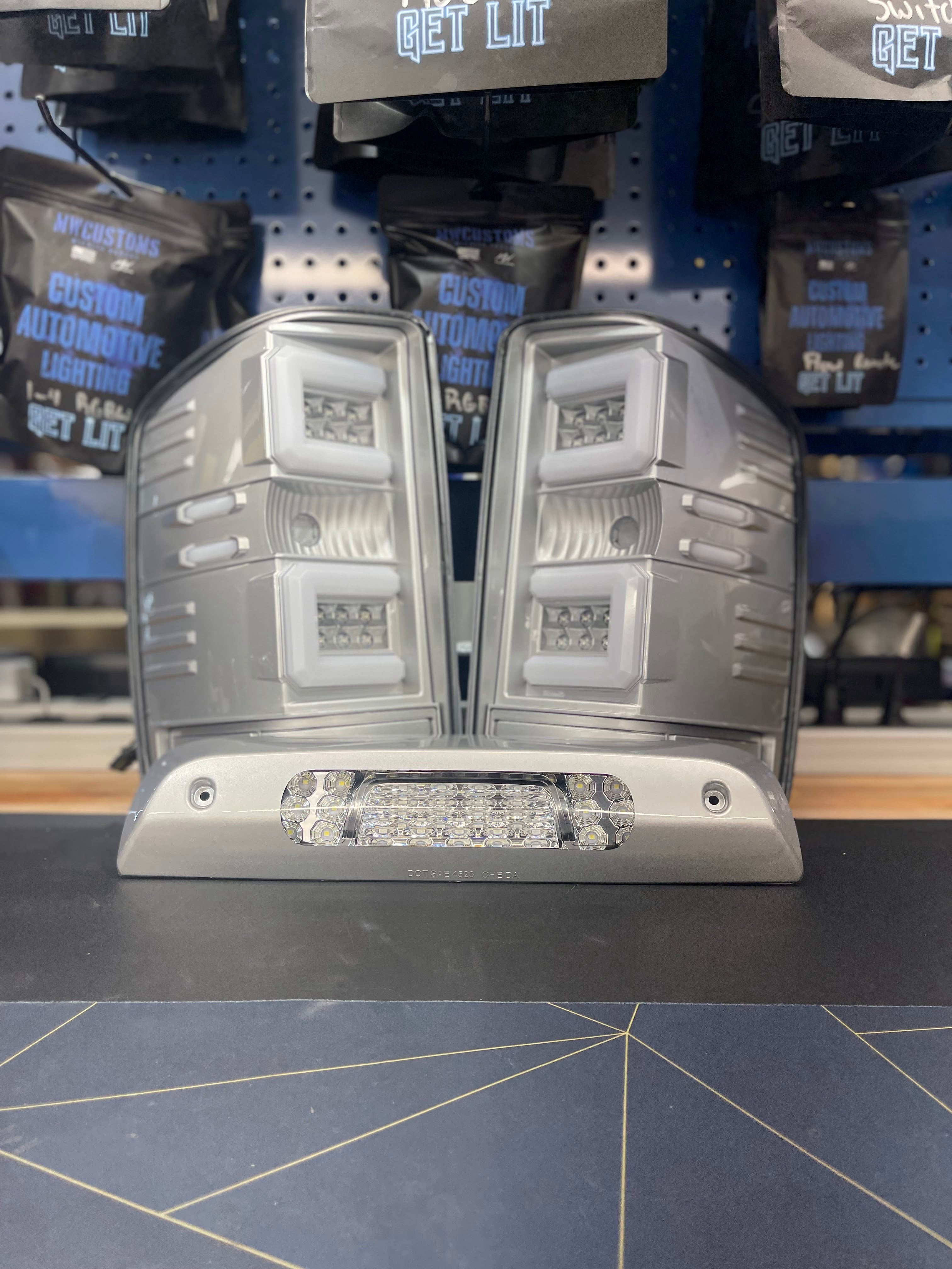 2014-18 CHEVROLET SILVERADO C BAR TAIL LIGHTS