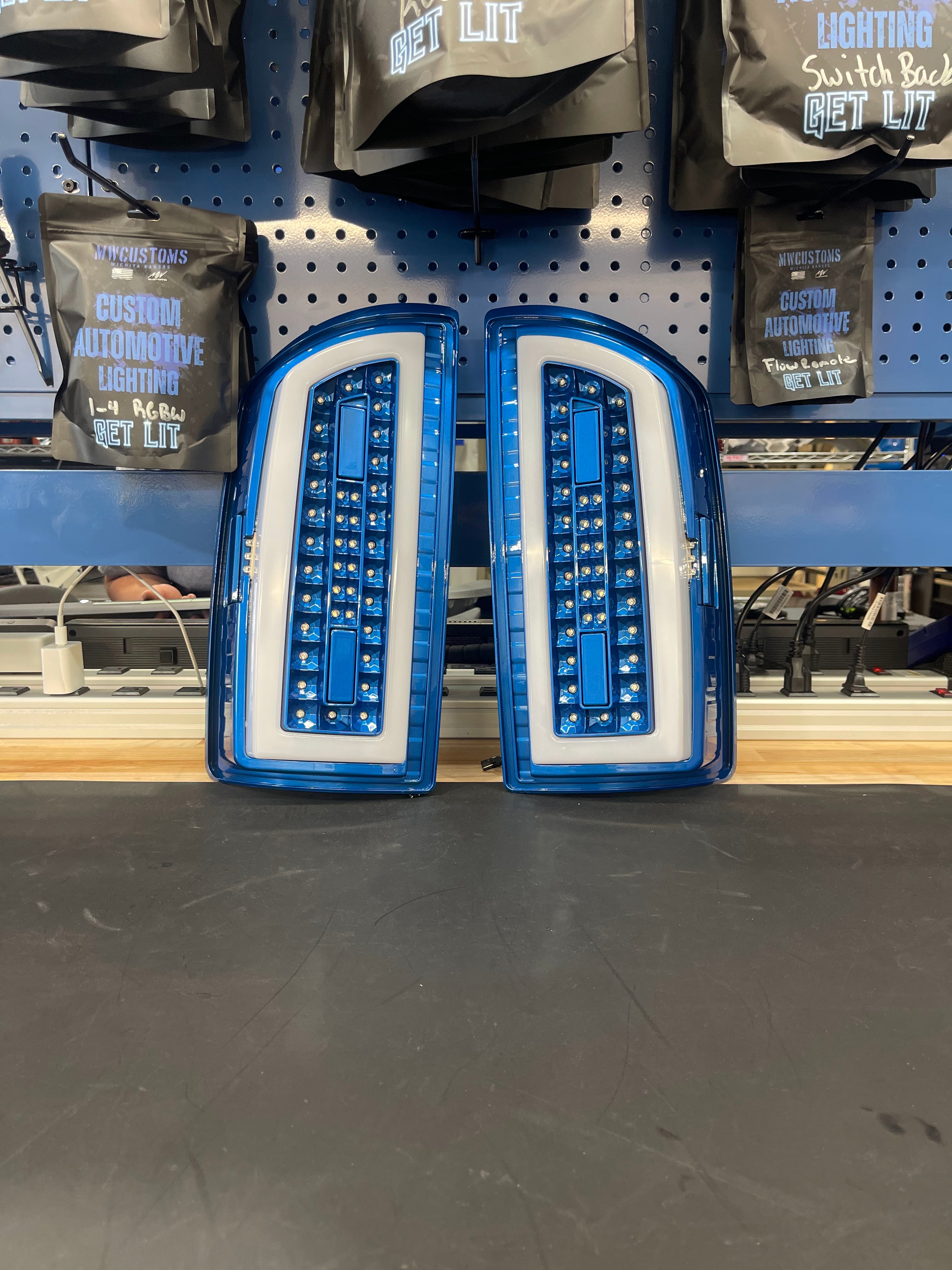 2007-08 DODGE RAM OVAL TAIL LIGHTS