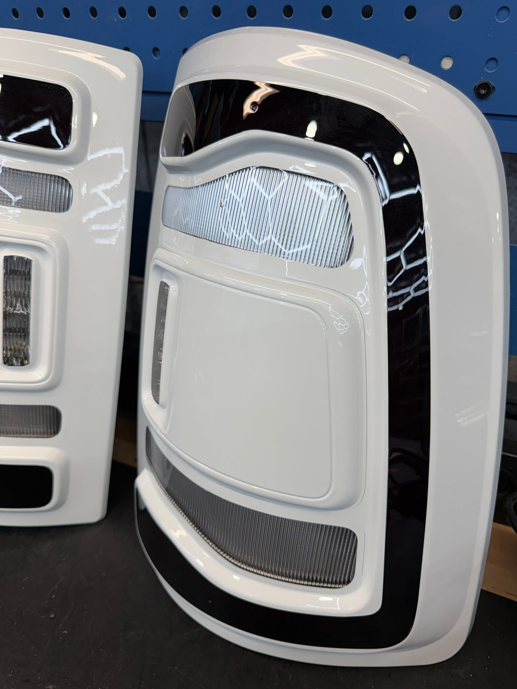 2009-2018 RAM 1500/2500/3500 5th GEN STYLE LED TAIL LIGHT