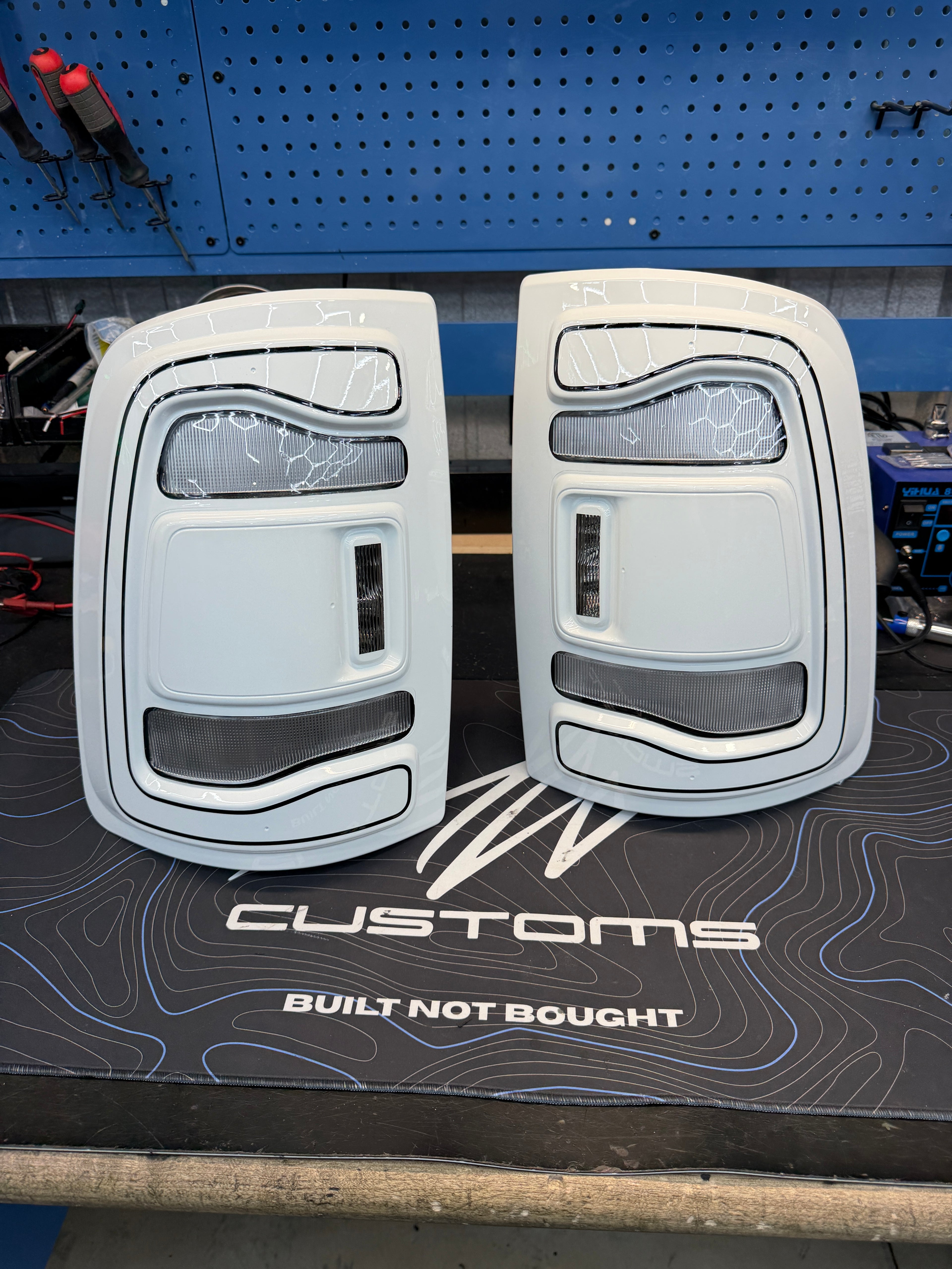 2009-2018 RAM 1500/2500/3500 5th GEN STYLE LED TAIL LIGHT