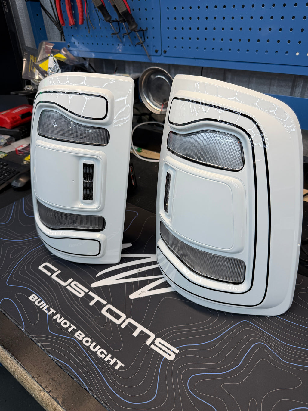 2009-2018 RAM 1500/2500/3500 5th GEN STYLE LED TAIL LIGHT