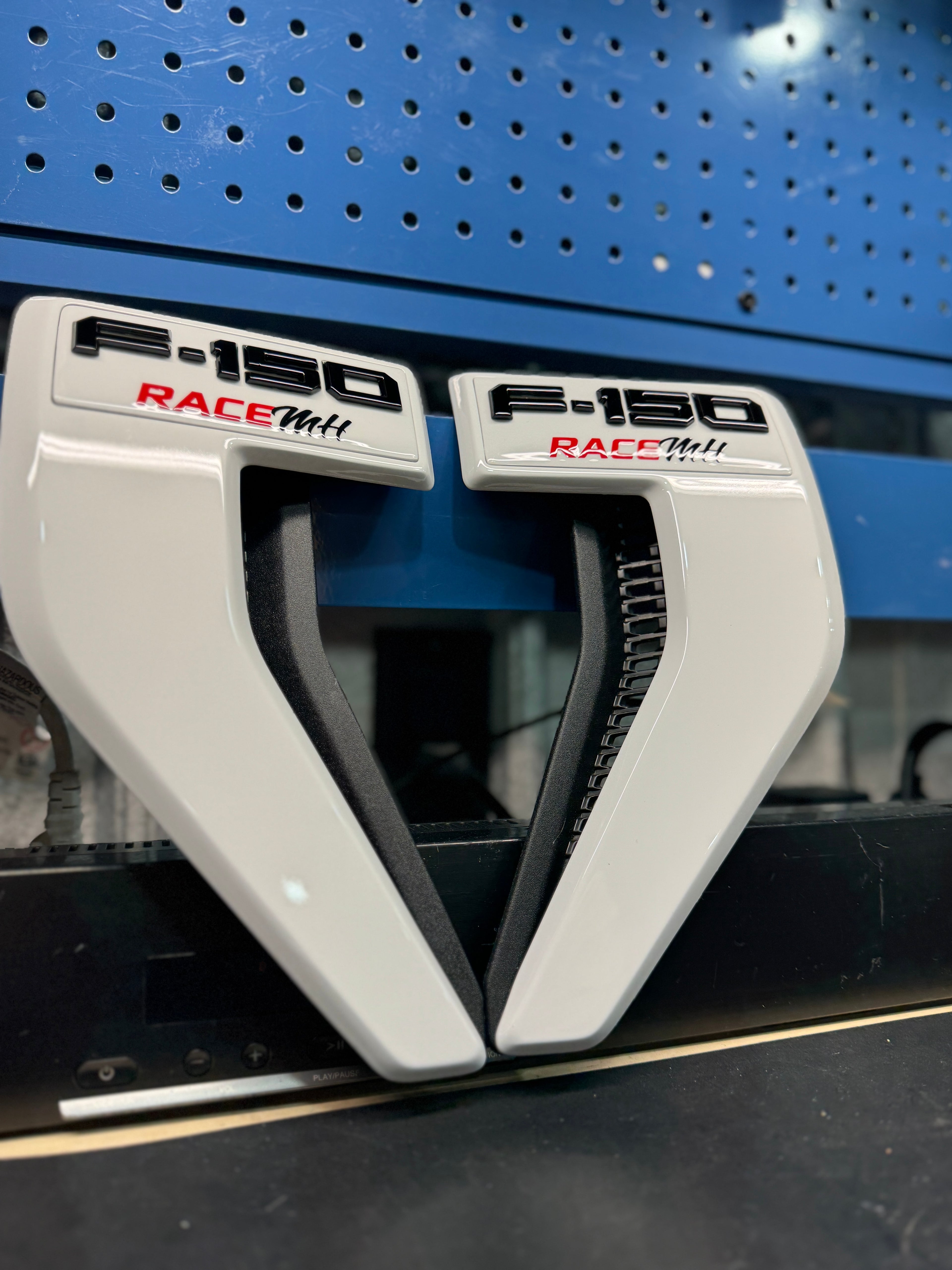 2021 - 26 FORD F150 FENDER BADGES