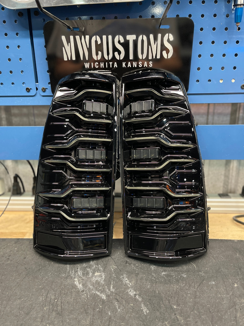 99-06 GMC SIERRA/2003-07 CHEVROLET SILVERADO ALPHAREX TAIL LIGHTS