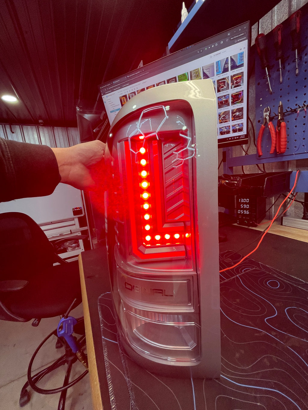 2014 - 18 GMC SIERRA 1500 / 2014 - 19 GMC SIERRA HD TAIL LIGHTS