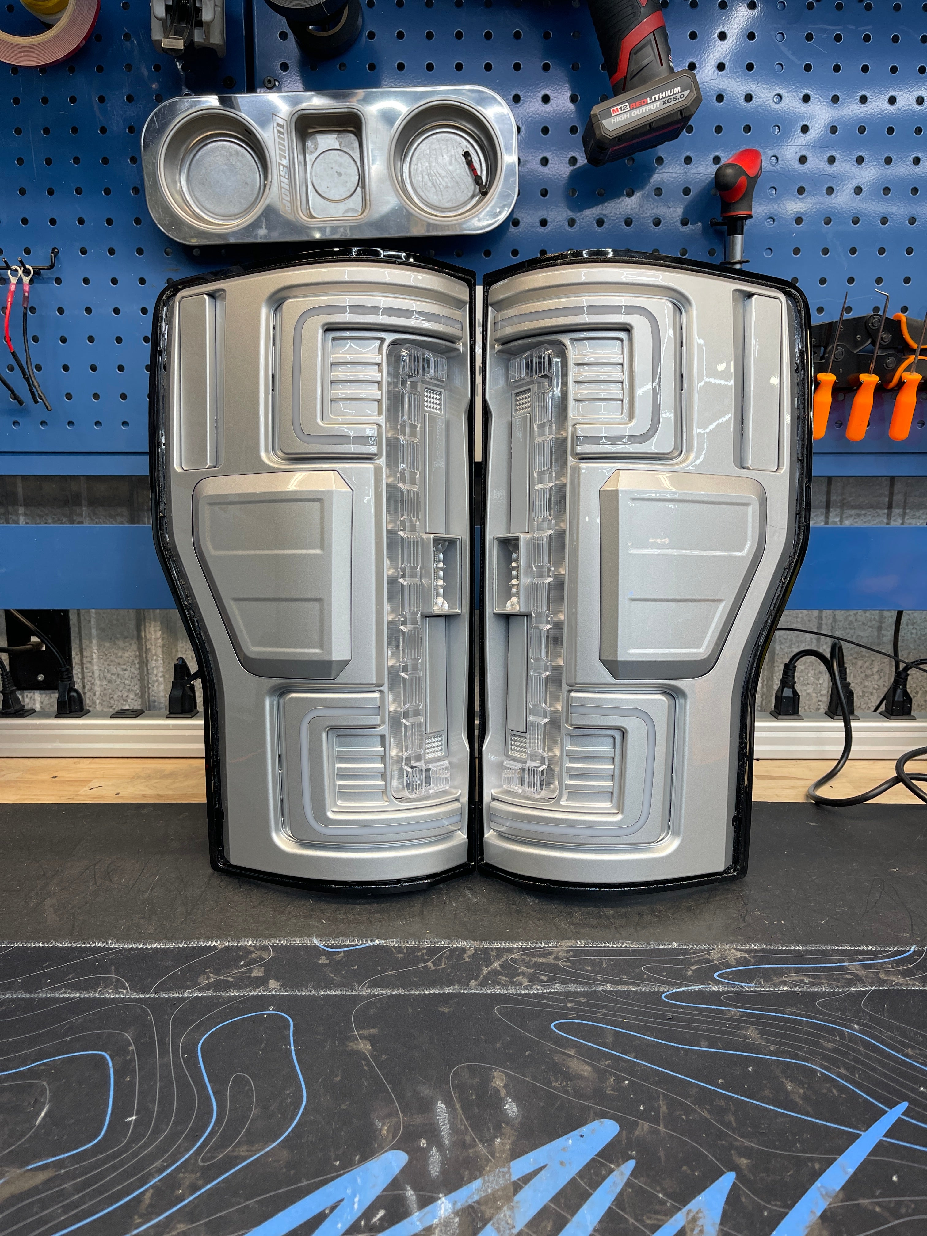 2017 - 19 FORD SUPER DUTY TAIL LIGHTS (Factory LED Only)