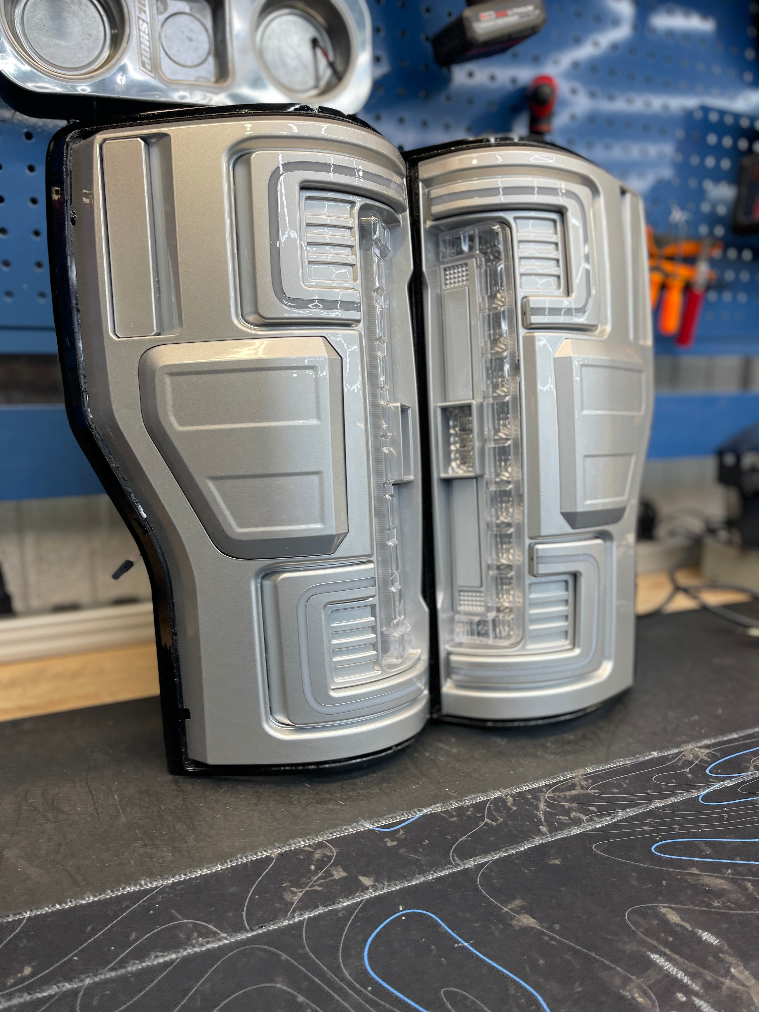 2017 - 19 FORD SUPER DUTY TAIL LIGHTS (Factory LED Only)