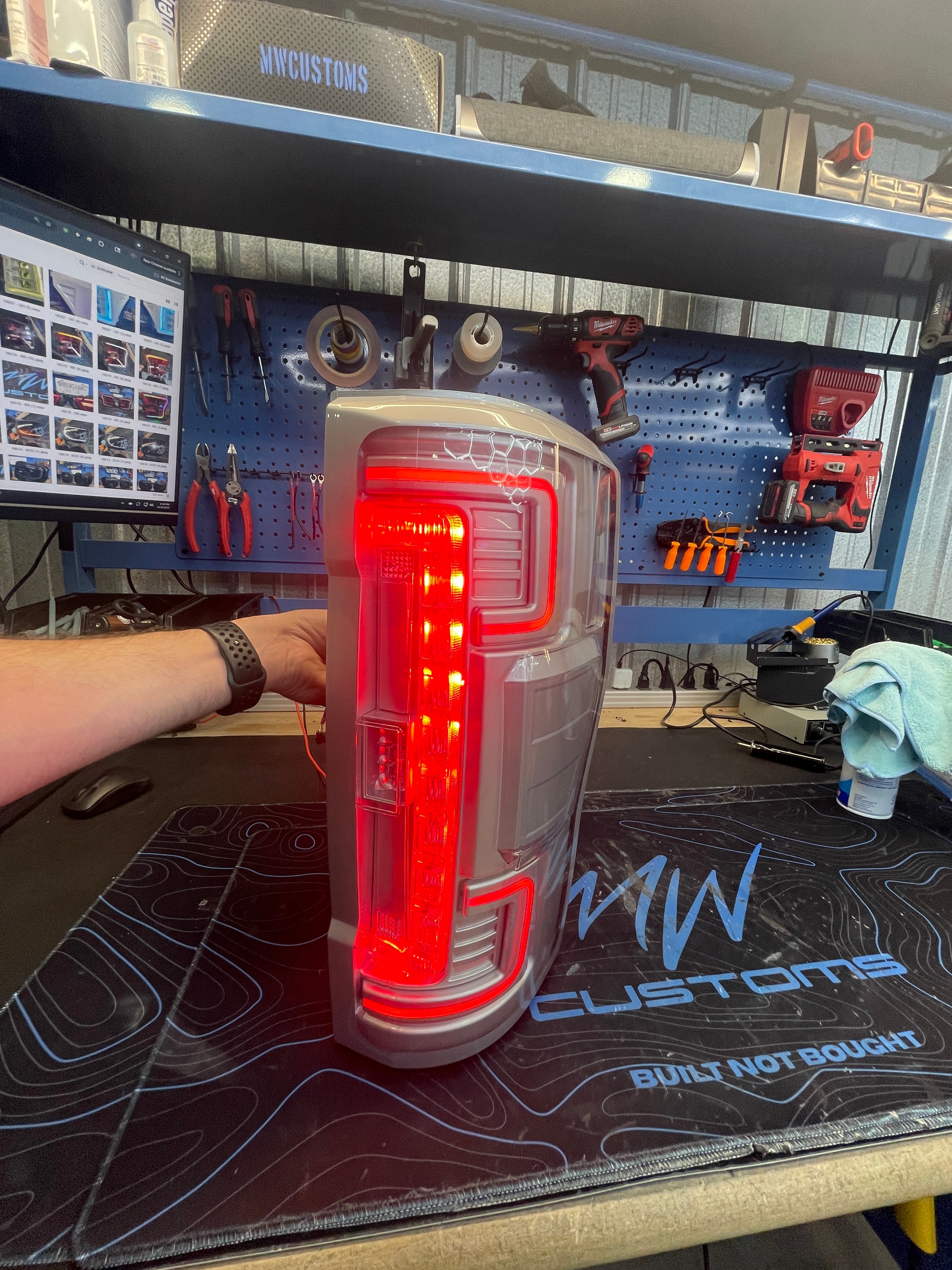 2017 - 19 FORD SUPER DUTY TAIL LIGHTS (Factory LED Only)