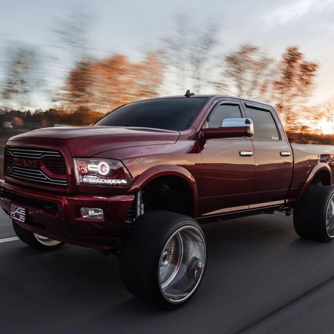 2009-18 DODGE RAM PROJECTOR HEADLIGHTS