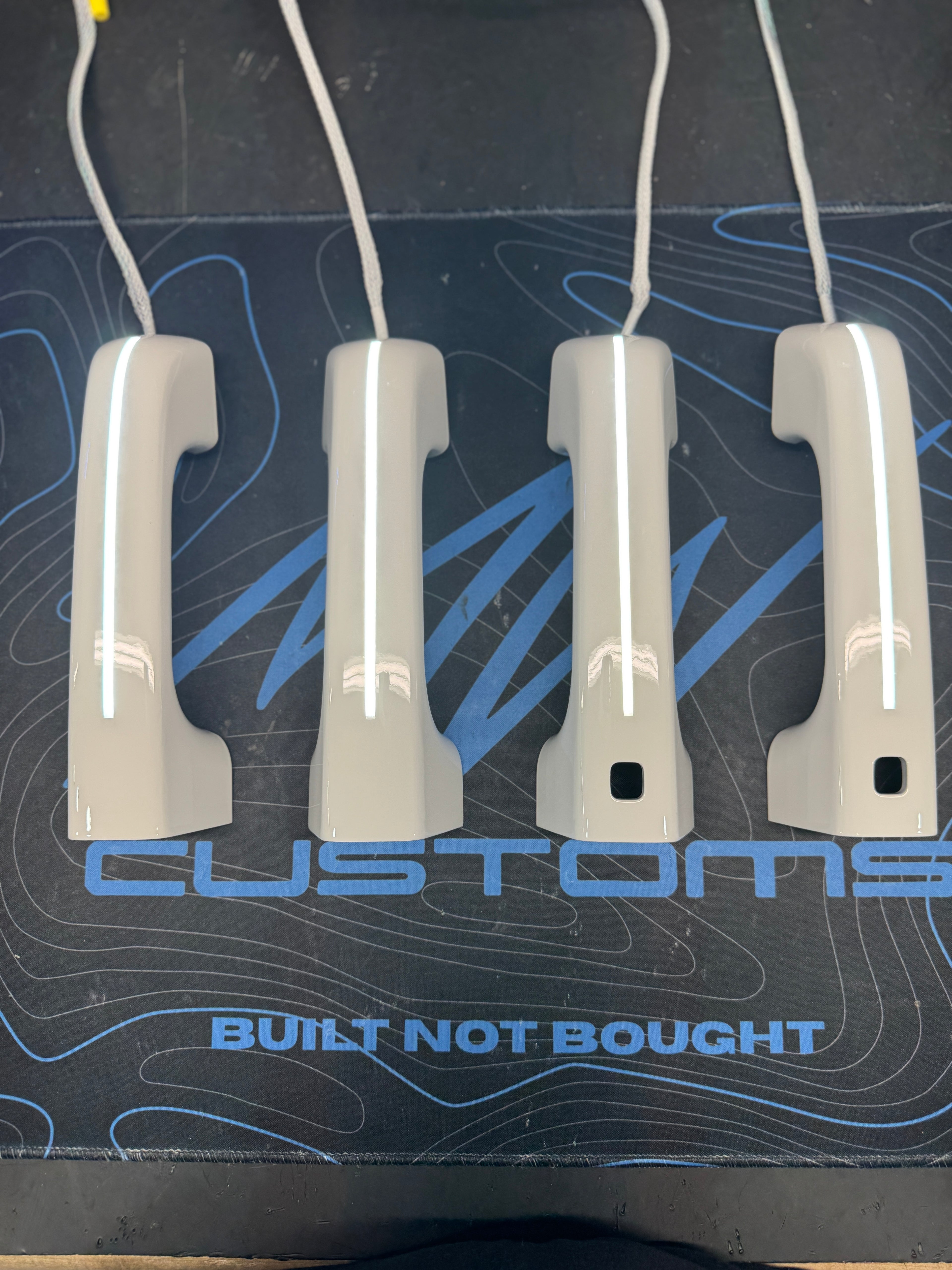 2019+ DODGE RAM SPORT LED DOOR HANDLES *SEQUENTIAL SWITCHBACK* *PAINTED: PW7* *HAS PASSIVE ENTRY CUTOUTS*