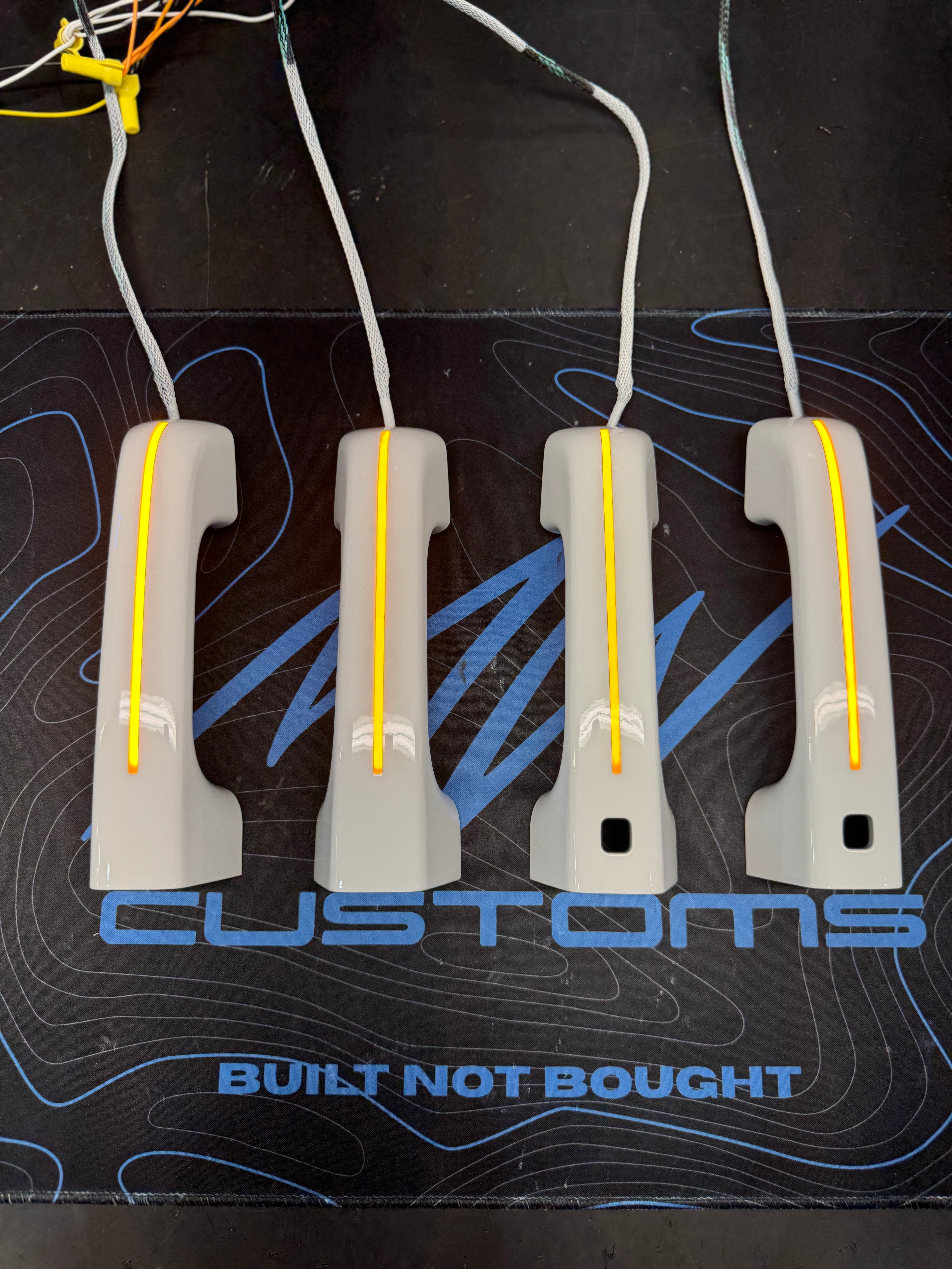 2019+ DODGE RAM SPORT LED DOOR HANDLES *SEQUENTIAL SWITCHBACK* *PAINTED: PW7* *HAS PASSIVE ENTRY CUTOUTS*