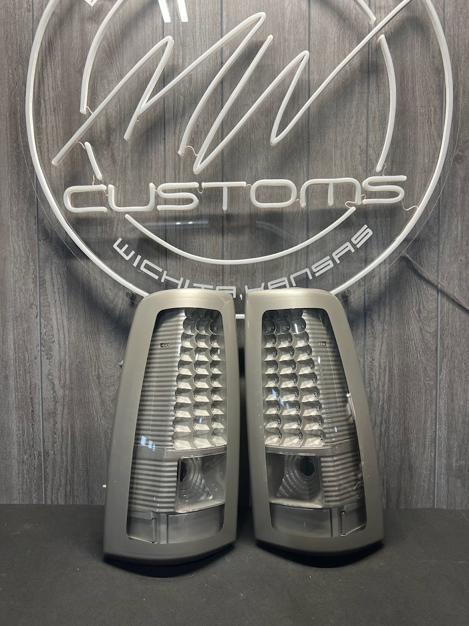 99-06 GMC SIERRA/2003-07 CHEVROLET SILVERADO TAIL LIGHTS