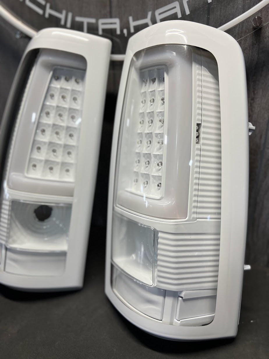 99-06 GMC SIERRA/2003-07 CHEVROLET SILVERADO C BAR TAIL LIGHTS