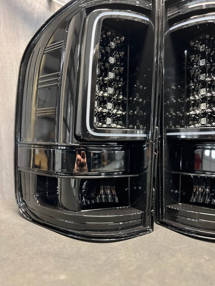 2007-13 CHEVROLET SILVERADO C BAR TAIL LIGHTS