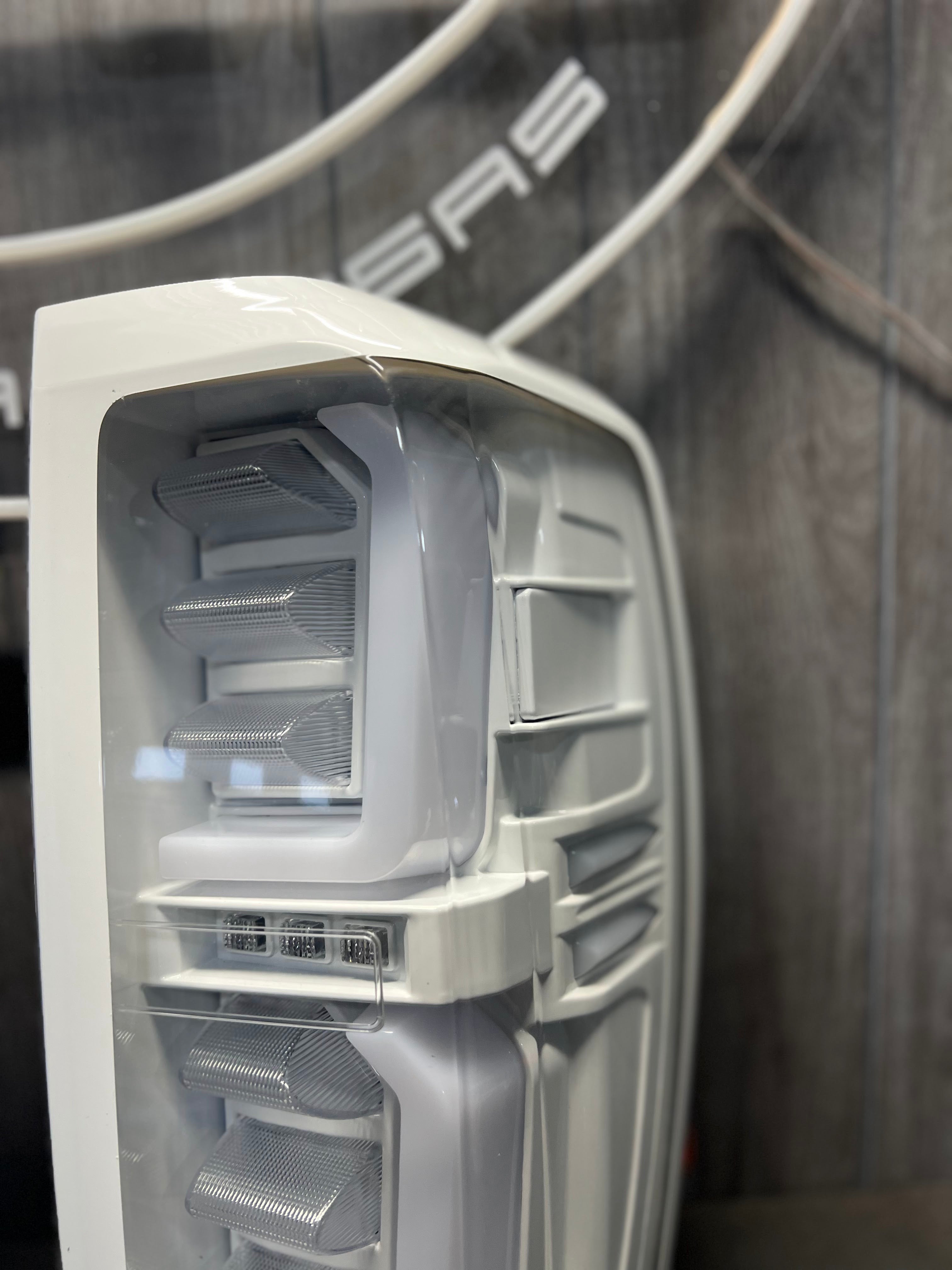 2019 - 24 1500 / 2020 - 23 HD GMC SIERRA TAIL LIGHTS