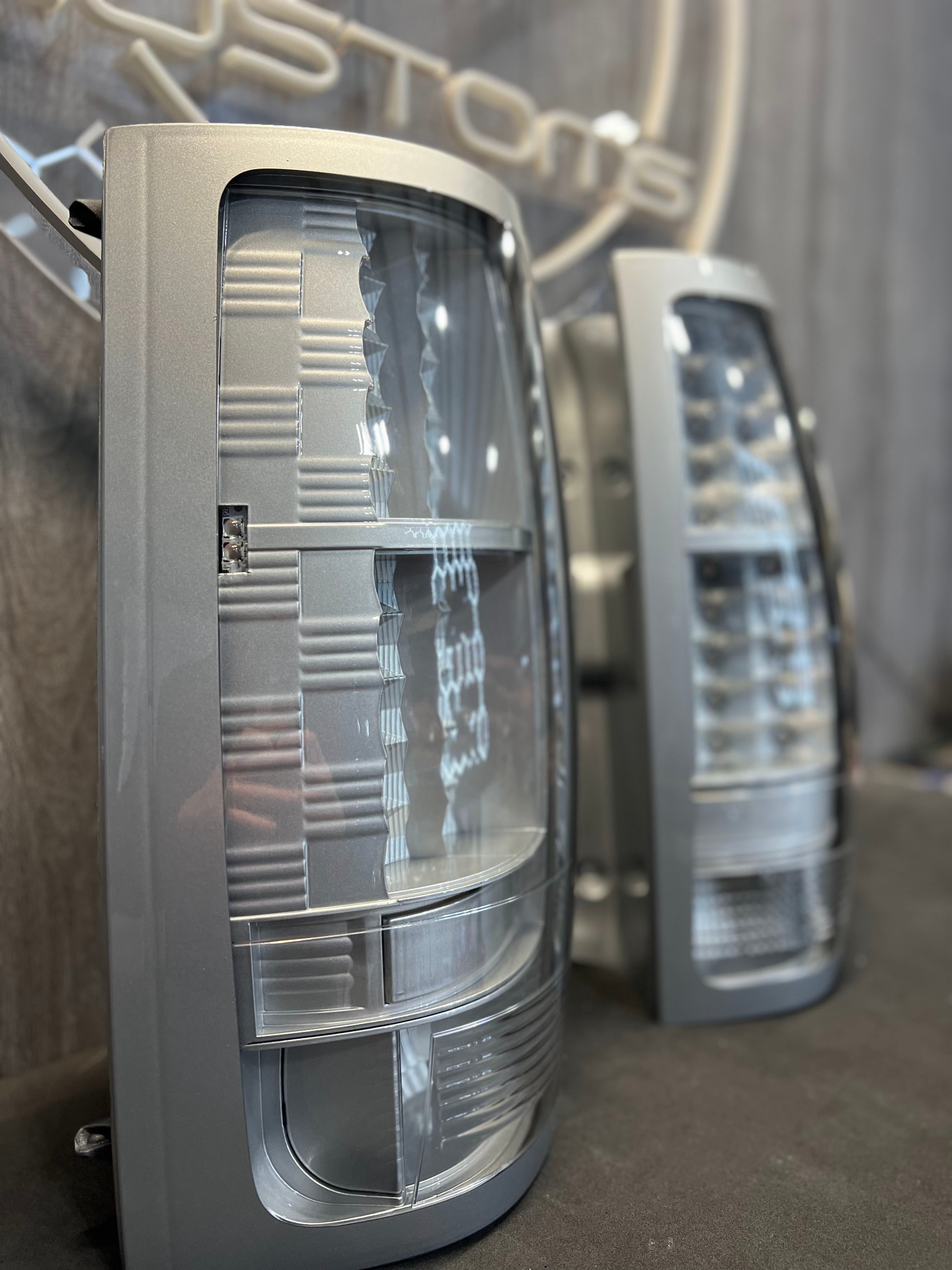 2007-13 CHEVROLET AVALANCHE TAIL LIGHTS