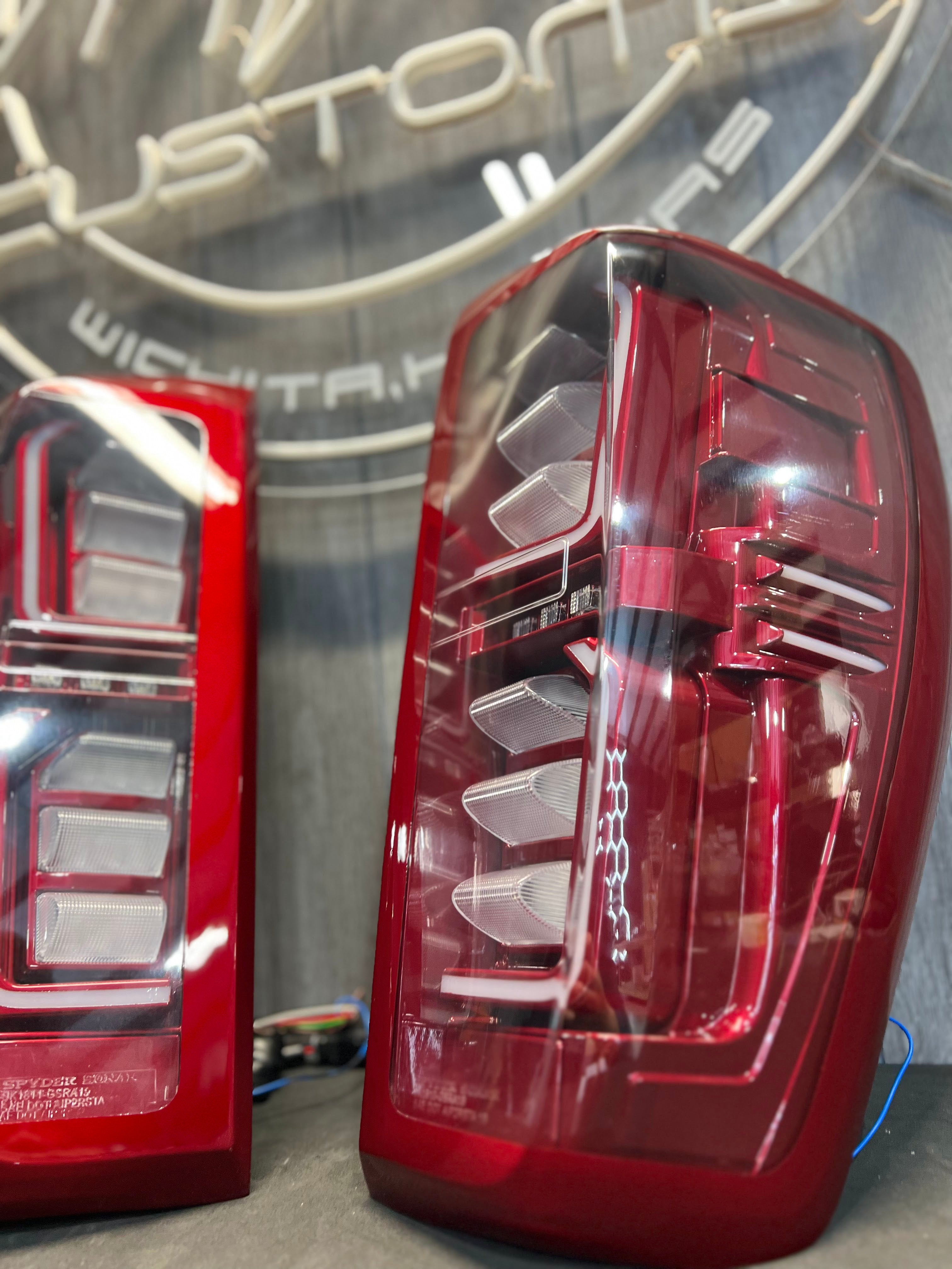 2019 - 24 1500 / 2020 - 23 HD GMC SIERRA TAIL LIGHTS
