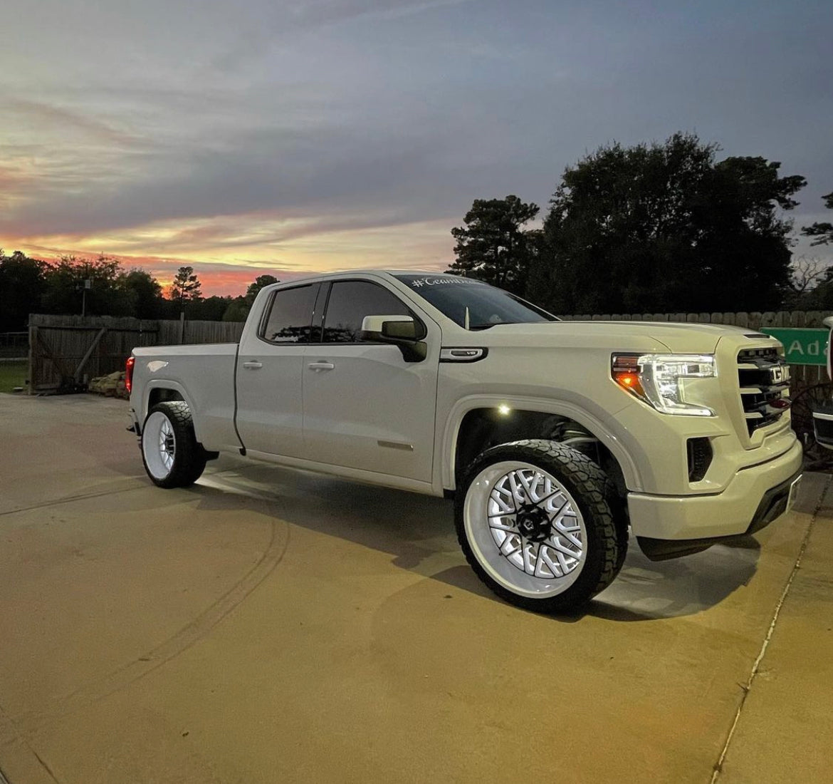 DOUBLE ROW WHITE WHEEL LIGHTS