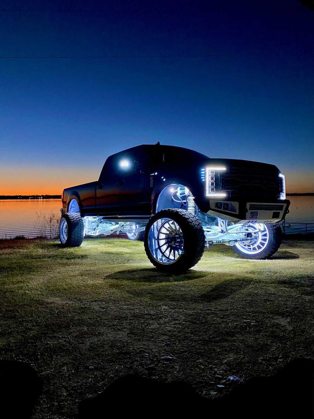 DOUBLE ROW WHITE WHEEL LIGHTS